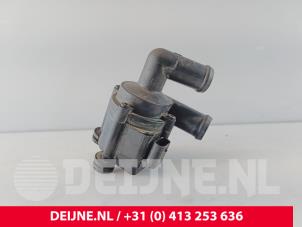 Volvo XC40 Extra waterpomp O267648 foto 2