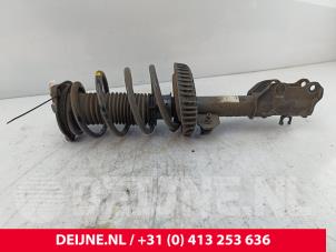 Gebruikte Mac Phersonpoot links-voor Mercedes Vito (447.6) 2.0 119 CDI 16V Prijs € 102,85 Inclusief btw aangeboden door van Deijne Onderdelen Uden B.V.