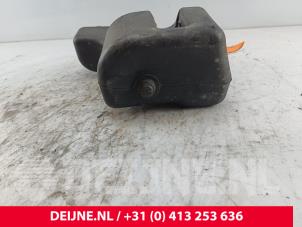 Mercedes Vito Scheibensprühertank vorne O267680 foto 2