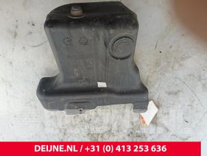 Mercedes Vito Scheibensprühertank vorne O267680 foto 3