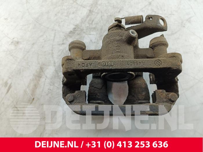 Renault Master Remklauw (Tang) links-achter O267763