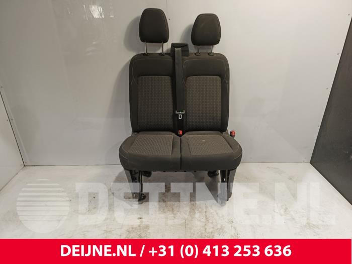 Ford Transit Custom Bank rechts vorne O267810
