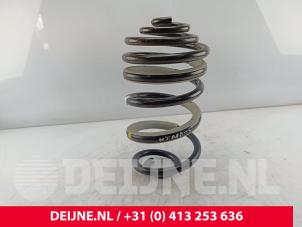 Gebruikte Veerschroef achter Ford Transit Custom 2.0 EcoBlue 136 Prijs € 54,45 Inclusief btw aangeboden door van Deijne Onderdelen Uden B.V.