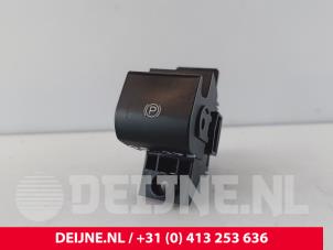 Gebruikte Handrem schakelaar Ford Transit Custom 2.0 EcoBlue 136 Prijs € 24,20 Inclusief btw aangeboden door van Deijne Onderdelen Uden B.V.