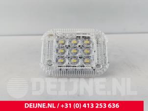 Gebruikte Binnenverlichting achter Ford Transit Custom 2.0 EcoBlue 136 Prijs € 18,15 Inclusief btw aangeboden door van Deijne Onderdelen Uden B.V.