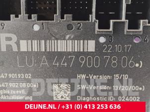 Mercedes V-Klasse Central door locking module O267978 photo 3
