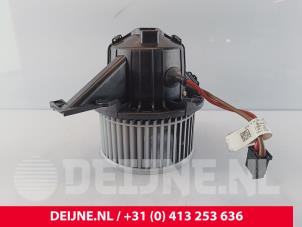 Mercedes V-Klasse Heating and ventilation fan motor O267980 photo 3