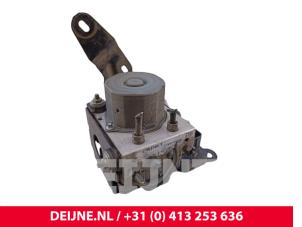 Mercedes Citan ABS pump O268031 photo 2