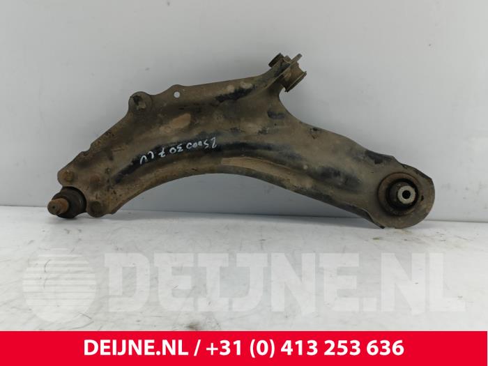 Mercedes Citan Draagarm onder links-voor O268043