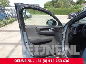 Volvo C40 Portier 4Deurs links-voor O268182 foto 2