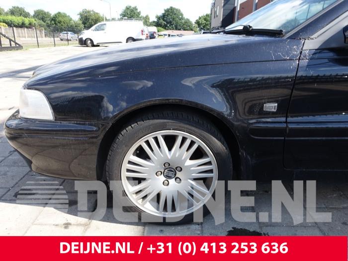 Volvo C70 Kotflügel links vorne O268256
