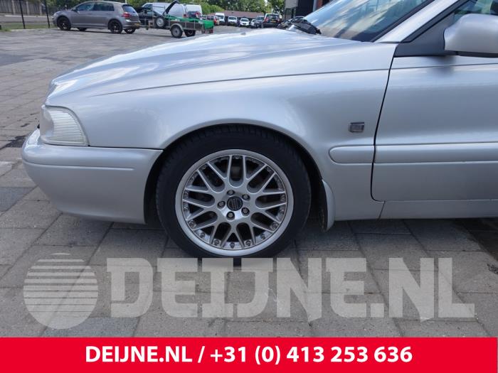 Volvo C70 Kotflügel links vorne O268351