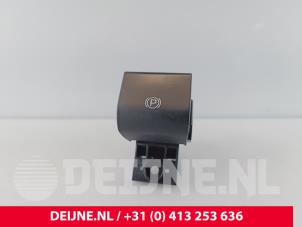 Gebruikte Handrem schakelaar Ford Transit Custom 2.0 EcoBlue 136 Prijs € 24,20 Inclusief btw aangeboden door van Deijne Onderdelen Uden B.V.