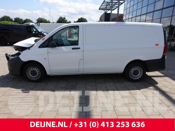 Mercedes Vito Door 2-door, left O268413