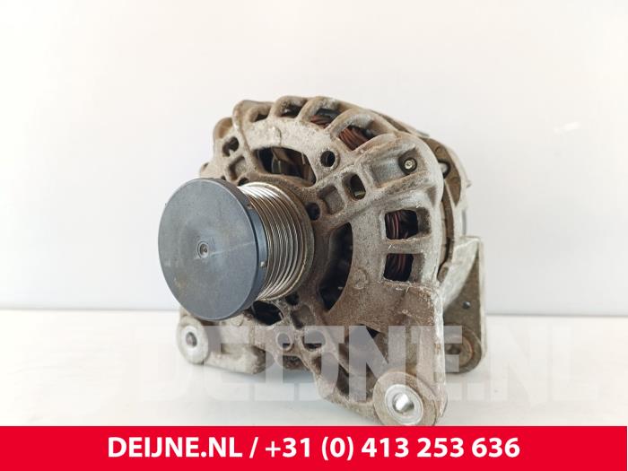 Gebruikte Dynamo Dacia Dokker Express (8S) 1.2 TCE 16V Prijs € 66,55 Inclusief btw aangeboden door van Deijne Onderdelen Uden B.V.