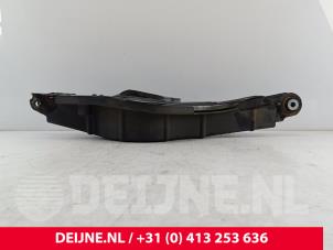Volvo C40 Veerschotel rechts-achter O268631 foto 3