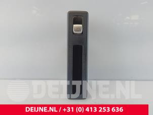 Gebruikte Raam schakelaar elektrisch Mercedes Vito Tourer (447.7) 2.2 114 CDI 16V Prijs € 24,20 Inclusief btw aangeboden door van Deijne Onderdelen Uden B.V.