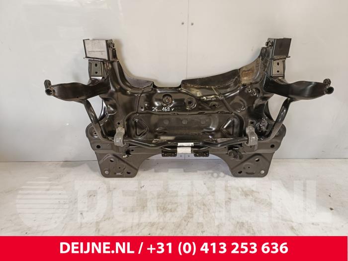 Gebruikte Subframe Volvo C40 Recharge (XK) Recharge Twin 78 kWh Prijs € 302,50 Inclusief btw aangeboden door van Deijne Onderdelen Uden B.V.