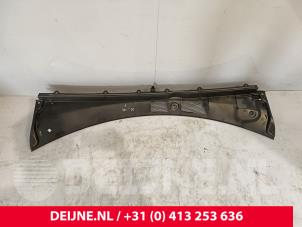 Volvo C40 Cowl top grille O268649 photo 3