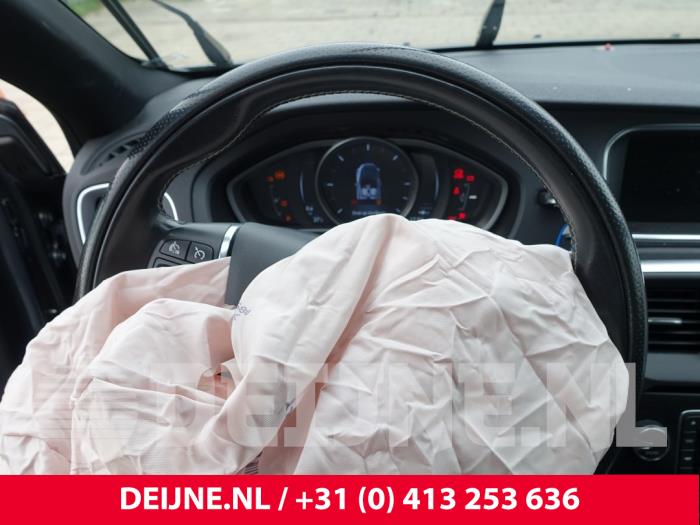 Volvo V40 Lenkrad O268723