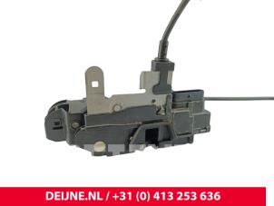 Volvo V40 Deurslot Mechaniek 4Deurs rechts-achter O268739 foto 2