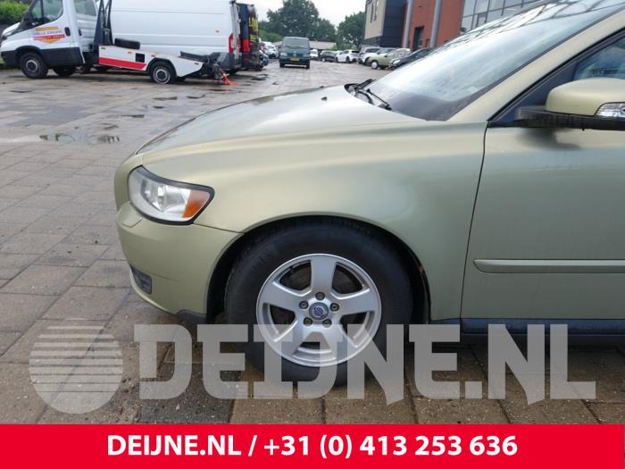 Volvo V50 Kotflügel links vorne O268798