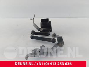 Volvo C40 Xenon hoogteregelaar O269067 foto 2