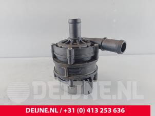 Volvo C40 Additional water pump O269068 photo 2