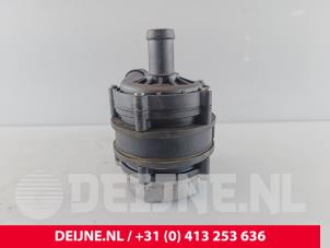 Volvo C40 Additional water pump O269068 photo 3
