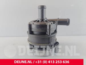 Volvo C40 Additional water pump O269069 photo 2