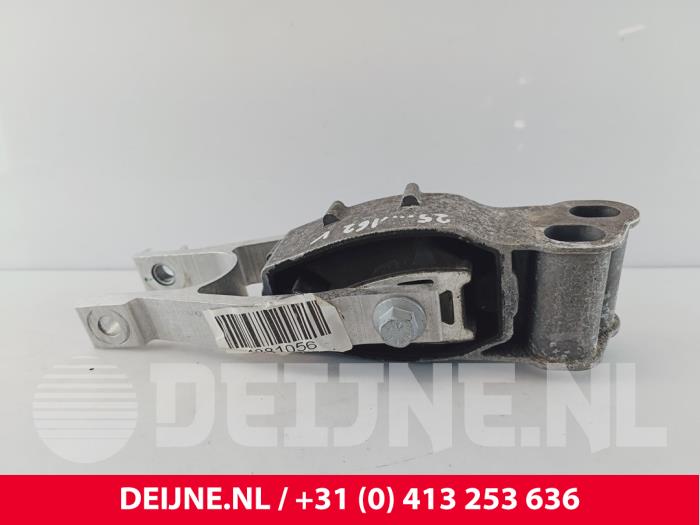 Gebruikte Motorsteun Volvo C40 Recharge (XK) Recharge Twin 78 kWh Prijs € 48,40 Inclusief btw aangeboden door van Deijne Onderdelen Uden B.V.