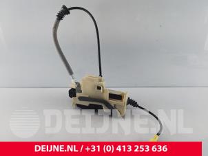 Volvo C40 Deurslot Mechaniek 4Deurs rechts-achter O269230 foto 2