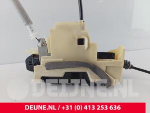 Volvo C40 Deurslot Mechaniek 4Deurs rechts-achter O269230 foto 3