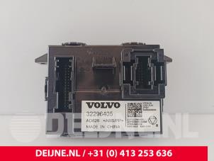 Gebruikte AAC Unit Computerkachel Volvo C40 Recharge (XK) Recharge Twin 78 kWh Prijs € 72,60 Inclusief btw aangeboden door van Deijne Onderdelen Uden B.V.