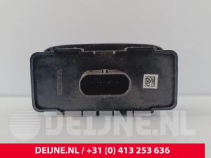 Volvo C40 Tailgate switch O269253 photo 2