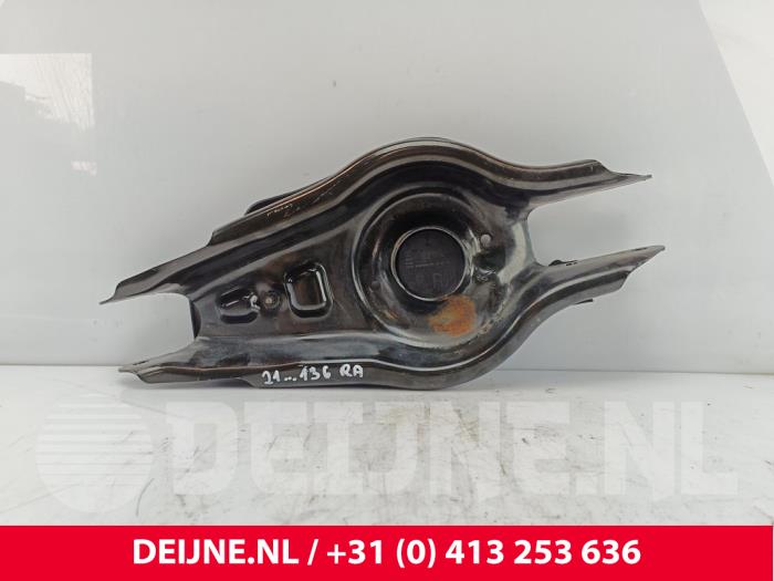 Tesla Model 3 Veerschotel rechts-achter O269318