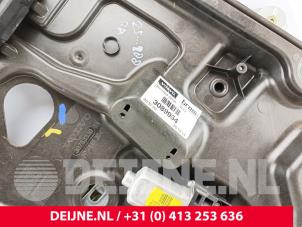 Volvo XC60 Ruitmechaniek 4Deurs rechts-achter O269328 foto 2