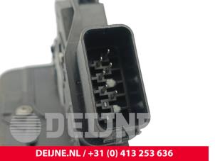 Volvo XC60 Front door lock mechanism 4-door, right O269332 photo 3