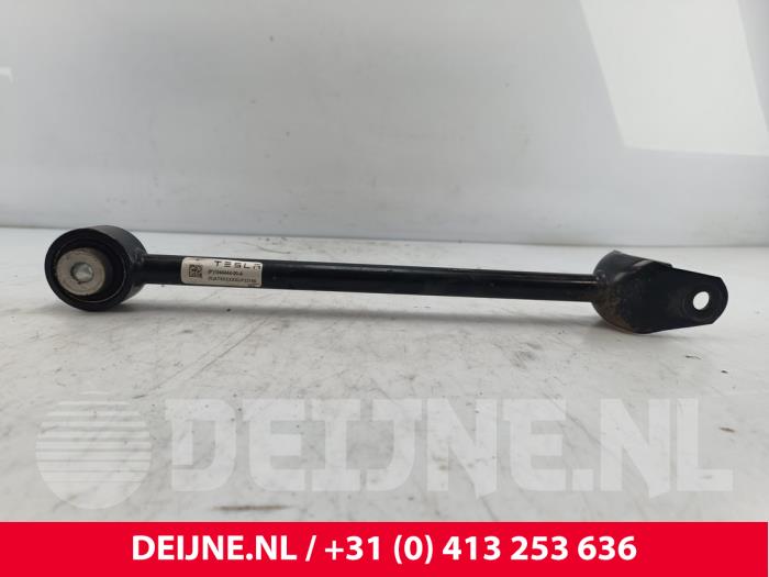 Tesla Model 3 Reaktionsstange links hinten O269336