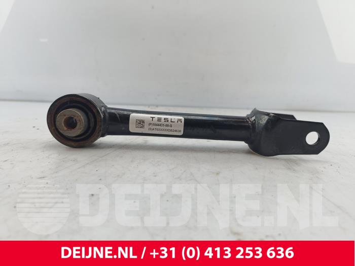 Tesla Model 3 Reaktionsstange links hinten O269337