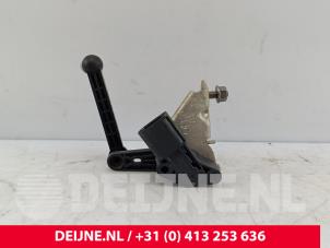 Tesla Model 3 Xenon hoogteregelaar O269348 foto 3