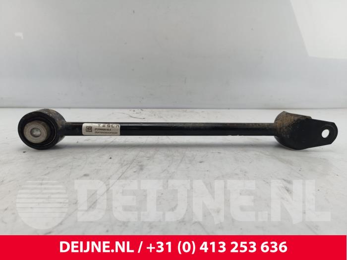 Tesla Model 3 Reaktionsstange rechts hinten O269349