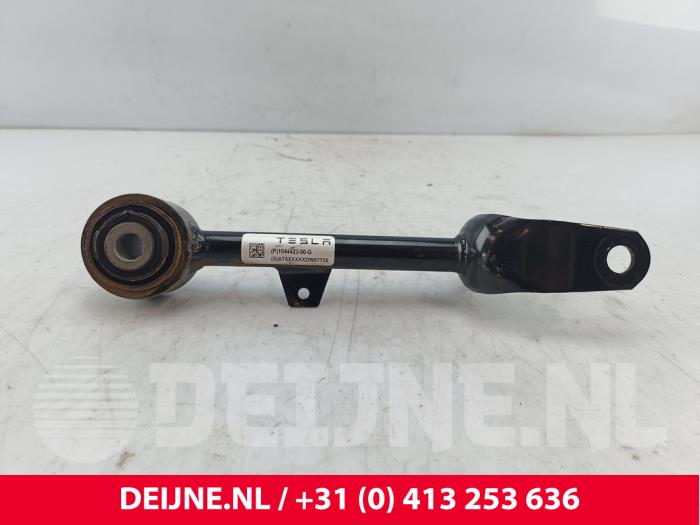 Tesla Model 3 Reaktionsstange rechts hinten O269352