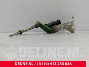 Tesla Model S Xenon hoogteregelaar O269364 foto 3