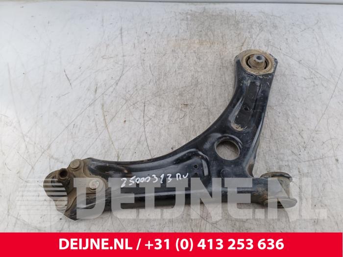 Volkswagen Caddy Draagarm onder rechts-voor O269388