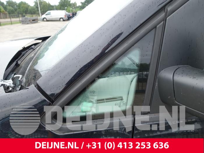 Volkswagen Caddy Driehoeks Ruit links-voor O269389