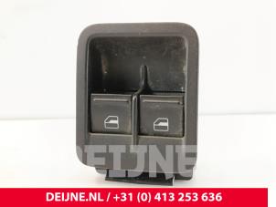 Gebruikte Ruit schakelaar elektrisch Volkswagen Caddy IV 2.0 TDI 75 Prijs € 18,15 Inclusief btw aangeboden door van Deijne Onderdelen Uden B.V.