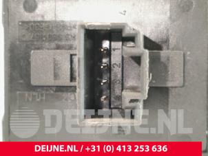 Volkswagen Caddy Electric window switch O269392 photo 3