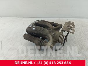 Volkswagen Caddy Remklauw (Tang) links-achter O269404 foto 2