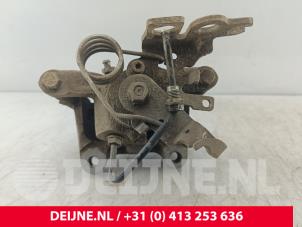 Volkswagen Caddy Remklauw (Tang) links-achter O269404 foto 3
